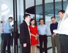 广东省工业和信息化局莅临乐动网页版登录入口_乐动（中国）调研制造业创新中心建设情况 